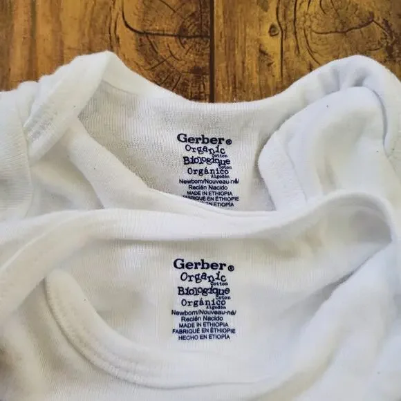 10 Piece Lot of Baby Clothing Mostly Size NB - Picture 9 of 13